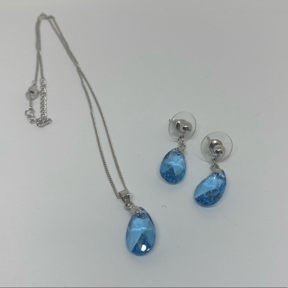 Blue stone with silver chain earring necklace set